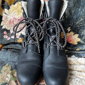 Women's Black Leather Boots